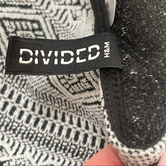 Divided Black and White Short Sleeve Jacquard Crop Top Size Small - Picture 6 of 7